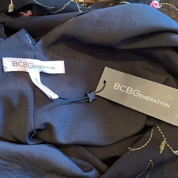 BCBGenerations Lace Dress Embroidered flowers - Picture 8 of 11